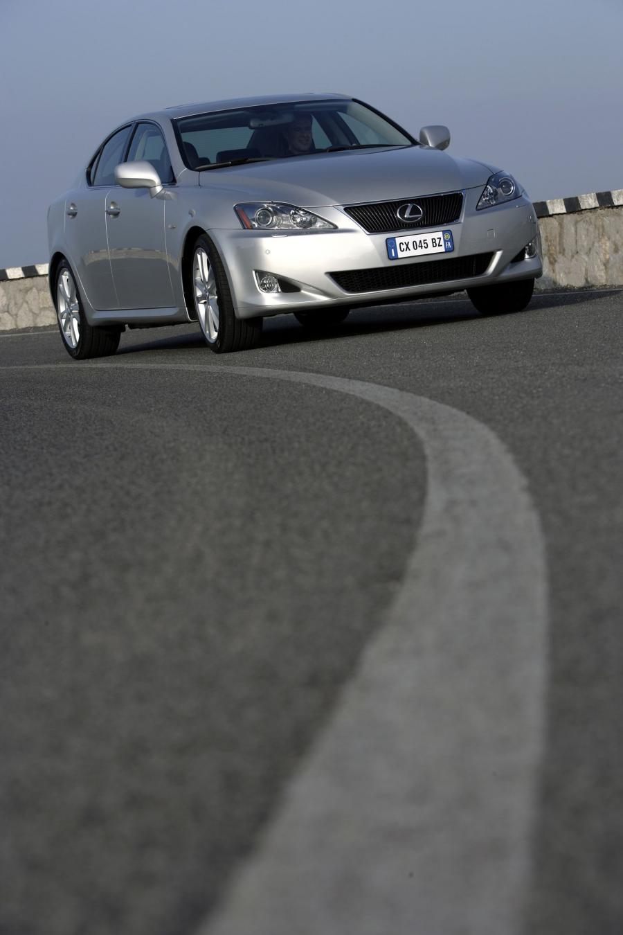  Lexus IS250 2005 года  (фото 26 из 141)